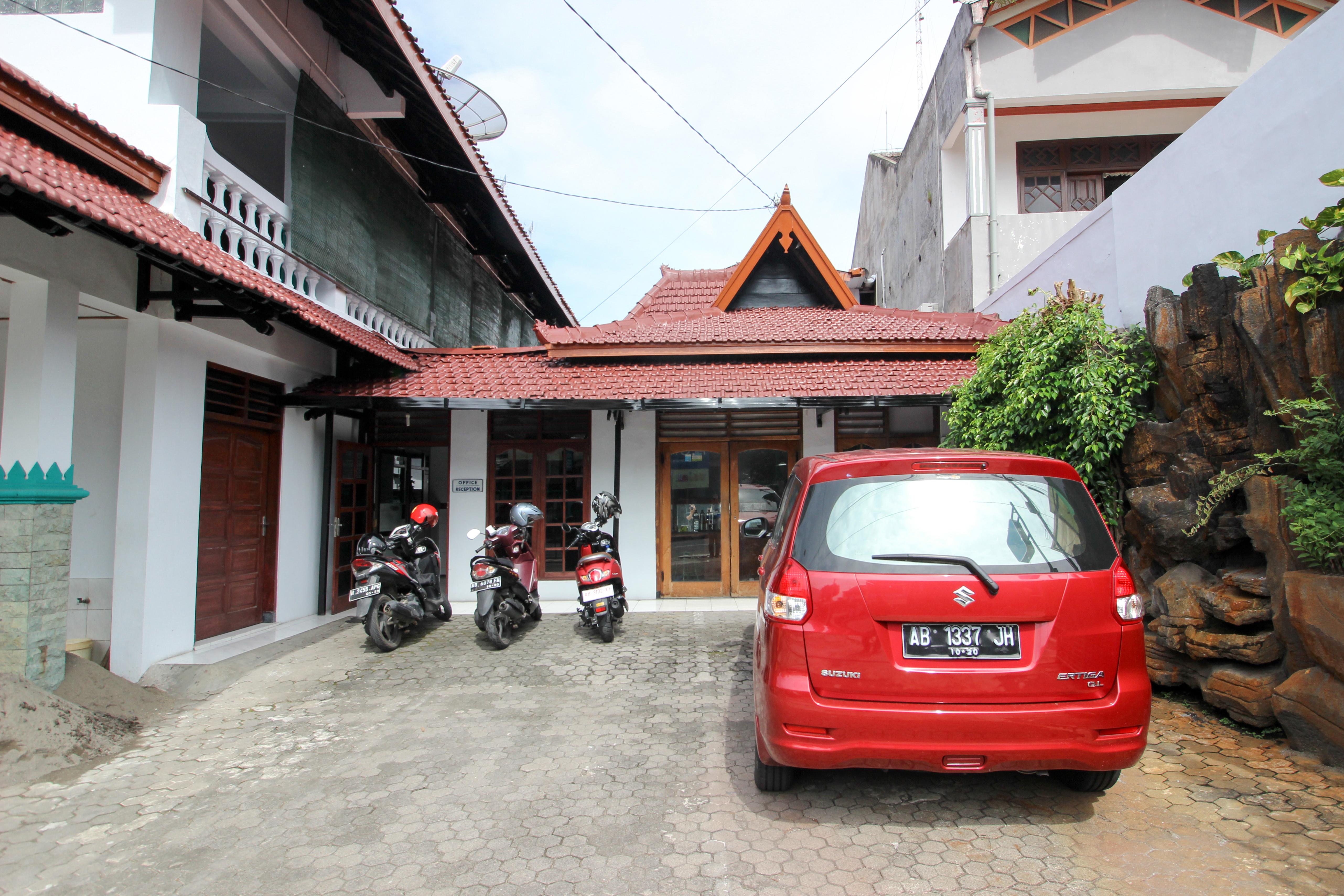 Reddoorz Plus Near Alun Alun Selatan Yogyakarta Exterior photo