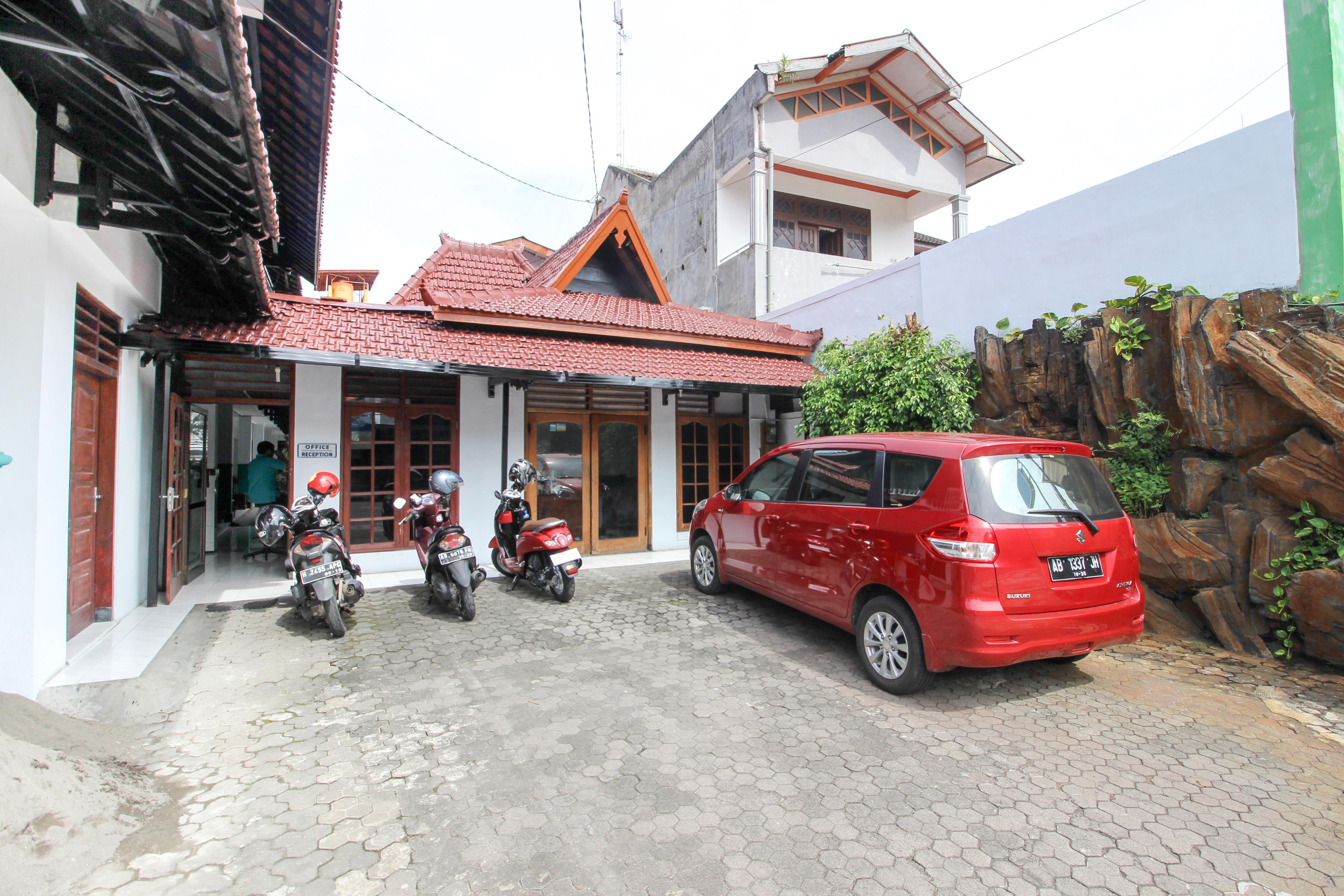 Reddoorz Plus Near Alun Alun Selatan Yogyakarta Exterior photo